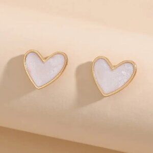 NEW Dainty Heart stud Earrings White & Gold - Boutique